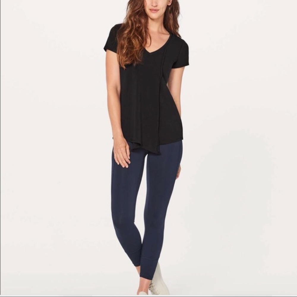 LuLulemon Knot a Problem Tee in Black Size 6
